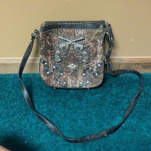 Camo women’s purse